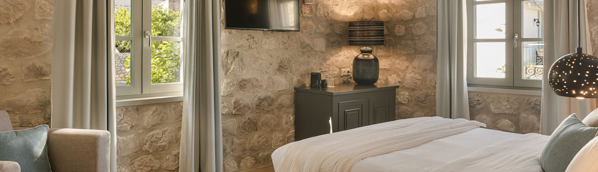 Image - Ydroussa Hotel